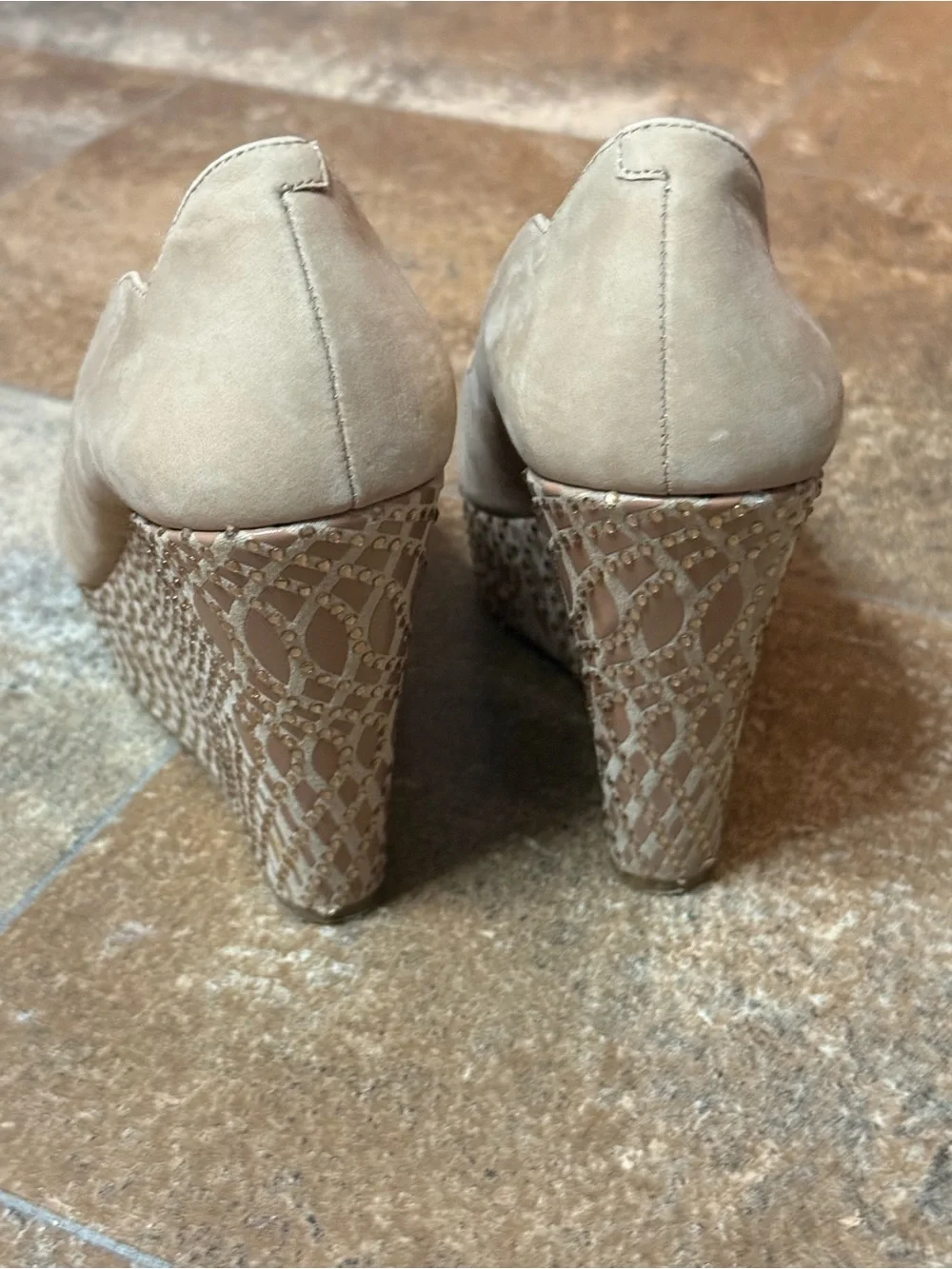 Gianni Bini taupe suede
